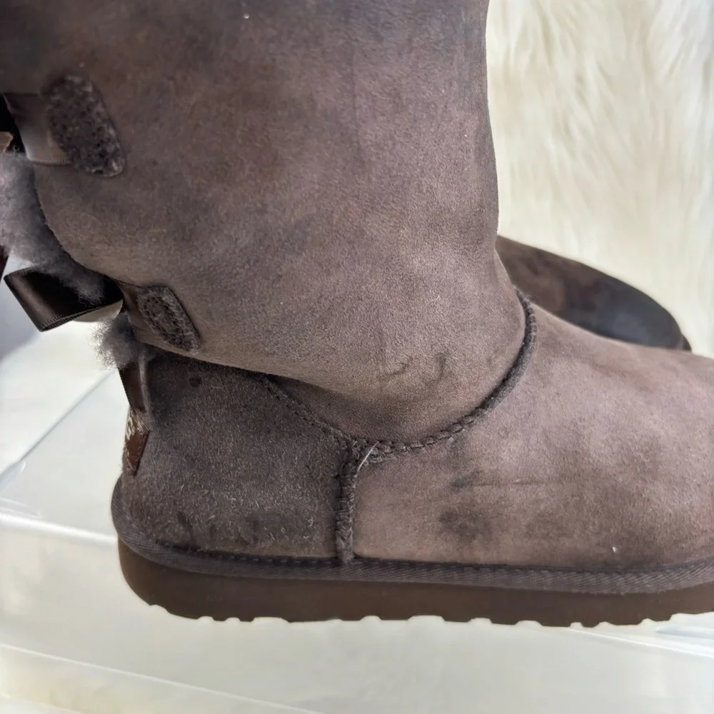 UGG WINTER DOBLE BOWS BOOTS SIZE 8 WOMAN